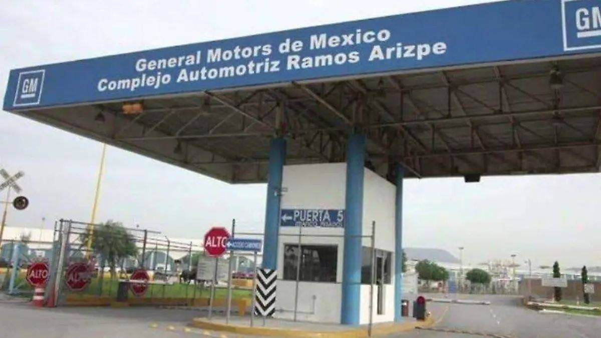 Sheinbaum atribuye despidos en GM Coahuila a ajustes por caída en autos eléctricos